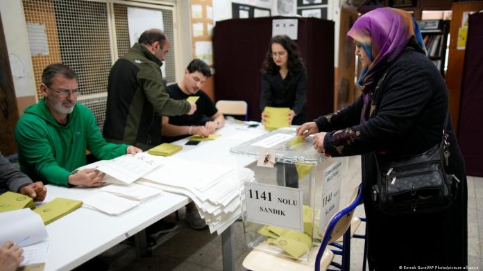 Sectie de votare in Turcia