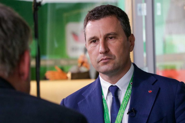 Ministrul Mediului: Încurajăm transportul în comun, mersul pe bicicletă sau pe jos, nu doar în Vinerea Verde