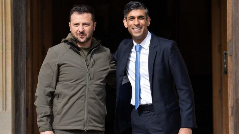 Volodimir Zelenski a obţinut în Marea Britanie angajamente privind o apropiată livrare de rachete