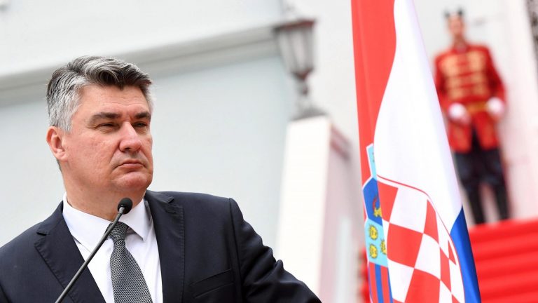 Preşedintele Croaţiei nu va participa la ceremonia de încoronare a regelui Charles al III-lea din cauza unei defecţiuni survenite la avion