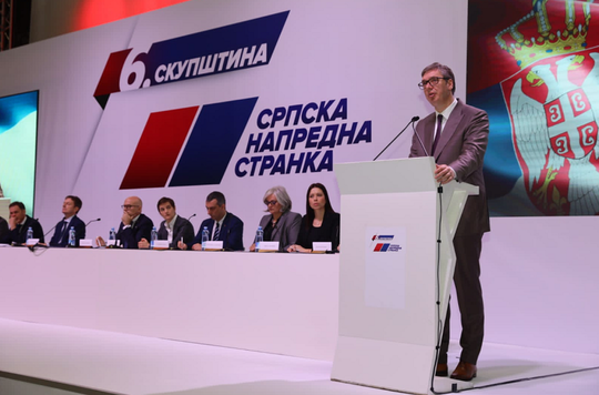 VIDEO | Preşedintele sârb Aleksandar Vucic demisionează de la conducerea partidului său aflat la putere și înfiinţează „Mişcarea pentru popor şi pentru stat”