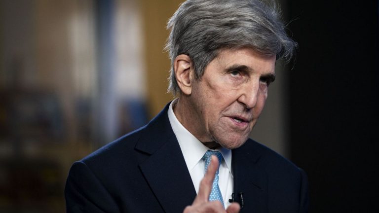 Emisarul american John Kerry, la Beijing: Schimbarea climatică este o ameninţare la adresa umanităţii