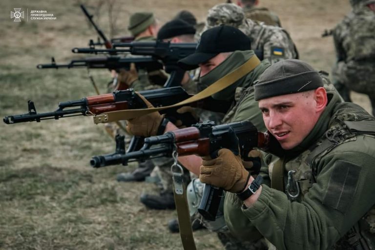 AFP: Legea privind mobilizarea forţele armate, adoptată de Parlamentul de la Kiev