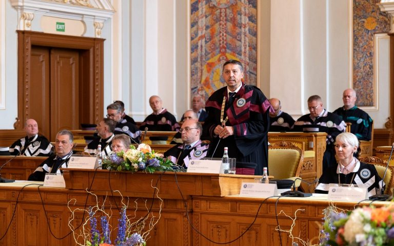 Rectorul Universității Babeș-Bolyai nu e de acord cu resetarea numărării mandatelor rectorilor
