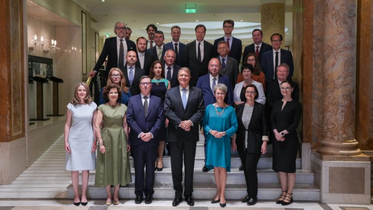Klaus Iohannis a exprimat, la întrevederea cu ambasadorii statelor membre ale UE acreditaţi la Bucureşti, speranţa că în acest an va fi adoptată o decizie pozitivă privind intrarea României în Spaţiul Schengen