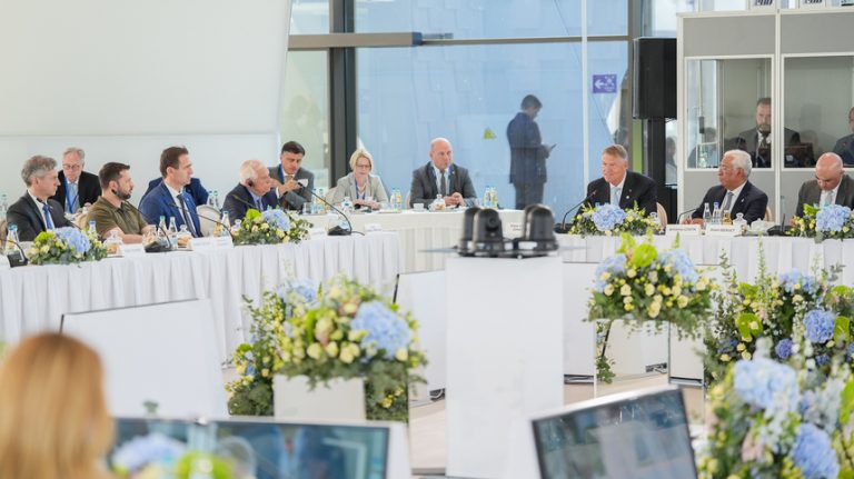 Iohannis: Doresc să le transmit un mesaj tuturor cetăţenilor Republicii Moldova – nu sunteţi singuri! UE şi ceilalţi parteneri sunt aici