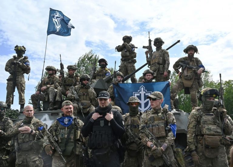 O miliţie rusă anti-Kremlin propune evacuarea ruşilor în Ucraina