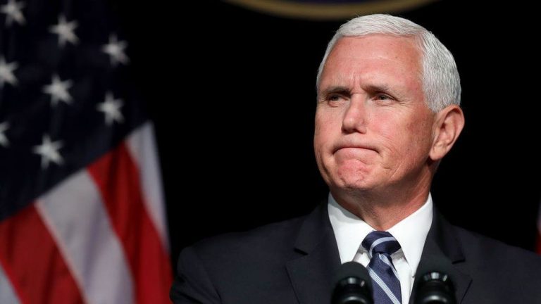 Republicanul Mike Pence și-a depus oficial candidatura la fotoliul de la Casa Albă