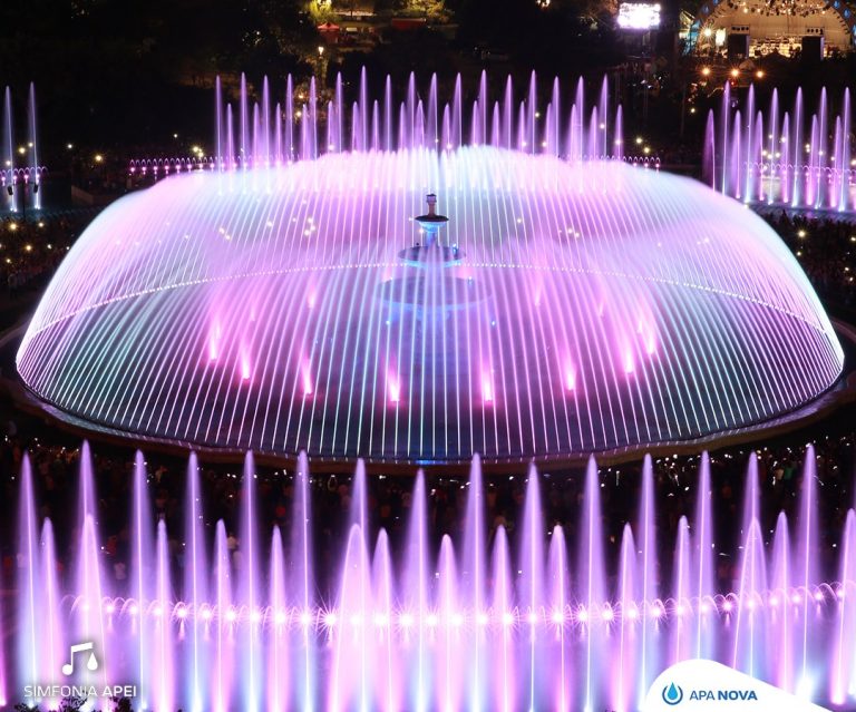 Spectacolele de apă, muzică şi lumini de la Fântânile Urbane sărbătoresc 120 de ani de la prima audiţie a „Rapsodiei române”