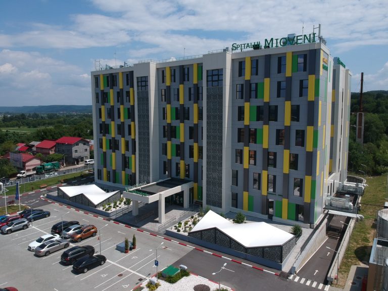 Spitalul Mioveni, unul dintre puţinele spitale de stat construite de la 0 după 1989. Manager: Există medici suficienţi şi aparatură modernă