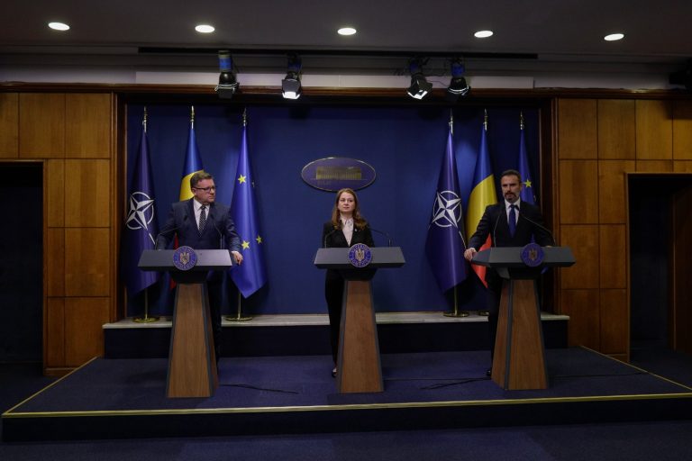 DOCUMENT | Budăi: Prin OUG s-au mărit pe brut cu 1.000 lei salariile tuturor cadre didactice / Deca: Impactul bugetar este de aproximativ 2,16 miliarde lei / Cărbunaru: Negocierile s-au încheiat