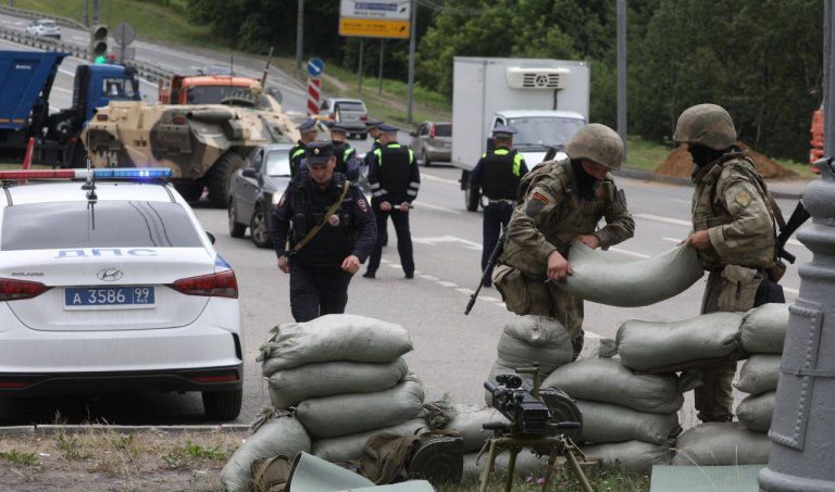 Gruparea de mercenari Wagner pune capăt revoltei şi se retrage de pe poziţiile sale din Rusia