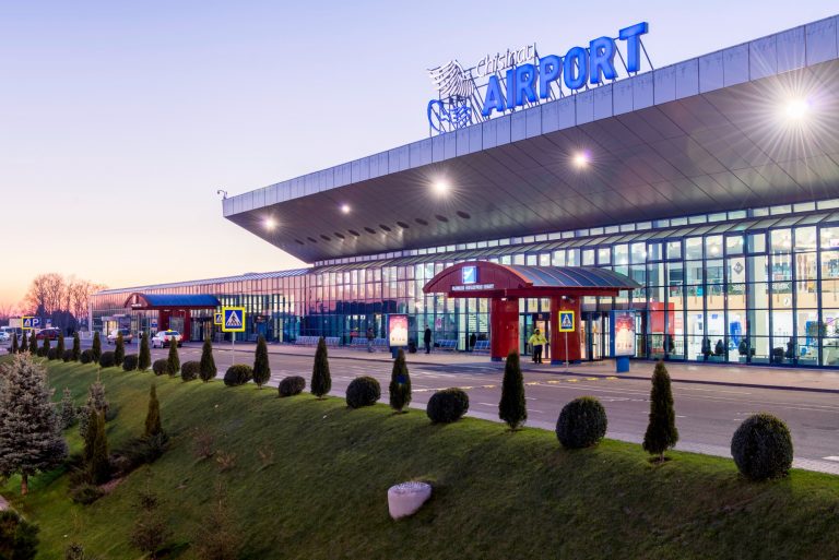 Republica Moldova a preluat activele Lukoil de la Aeroportul Chişinău