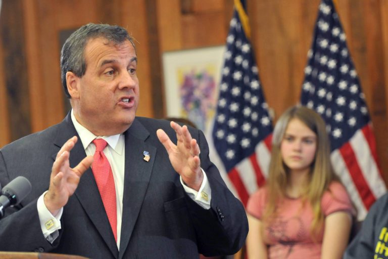 Chris Christie, unul din contracandidații lui Trump, se retrage din cursa primarelor republicane / Ce impact va avea decizia sa