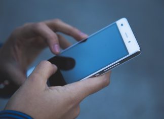 Reuters: Din Australia până în Europa, ţările iau măsuri pentru a limita accesul copiilor la reţelele sociale