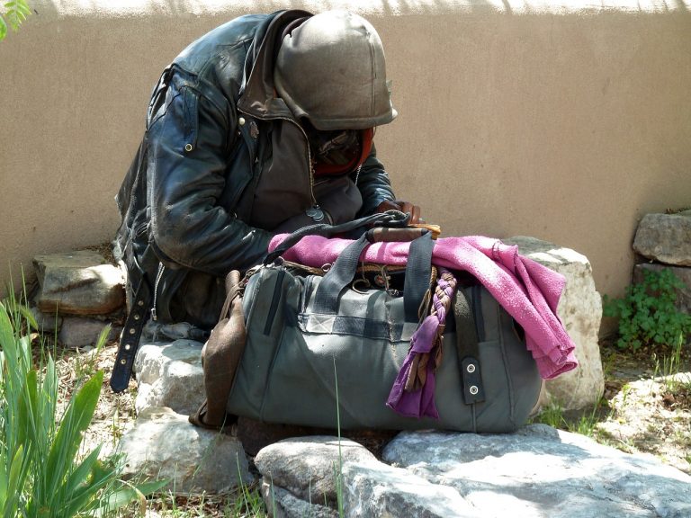 Eurostat: România, pe primul loc în clasamentul statelor europene în ceea ce priveşte riscul de sărăcie şi excluziune socială, în anul 2022