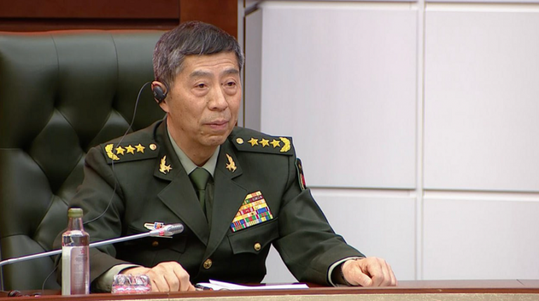 Doi foşti miniştri ai Apărării din China demiși anul trecut în cadrul unei operațiuni radicale de epurare, excluşi din Partidul Comunist în aceeaşi zi