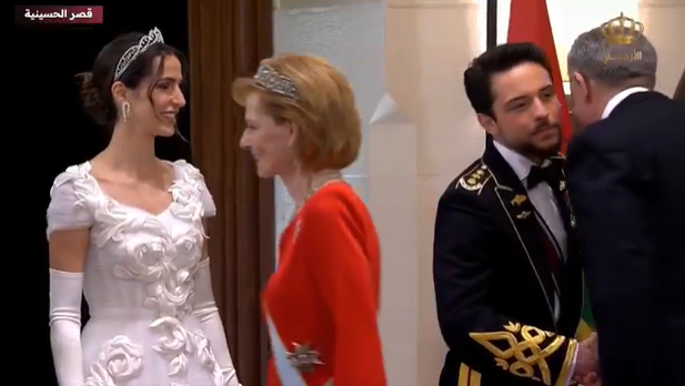 VIDEO | Familia regală a României, invitată la dineul de la Palatul Al Husseiniya cu ocazia nunţii principelui moştenitor Hussein şi a principesei Rajwa Al Hussein