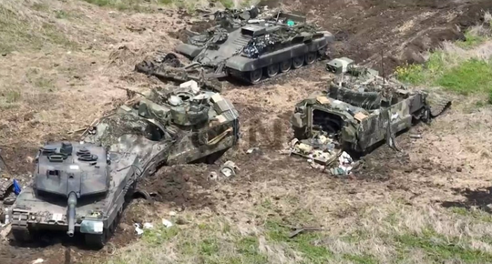 VIDEO | Armata rusă anunţă că a capturat tancuri germane de tip Leopard şi blindate americane de tip Bradley în Ucraina