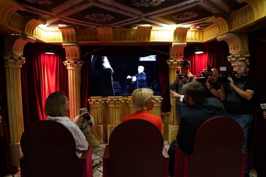 Salonul muzical ”MADRIGAL 60” – inaugurat în Aeroportul ”Coandă”; Raluca Turcan: O serie de întâlniri dintre pasageri şi România