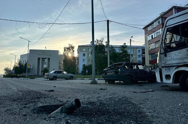 Războiul a ajuns în Rusia | Străzi goale, case în ruină, acoperișuri în flăcări. Raportaj din punctul cel mai fierbinte al regiunii Belgorod