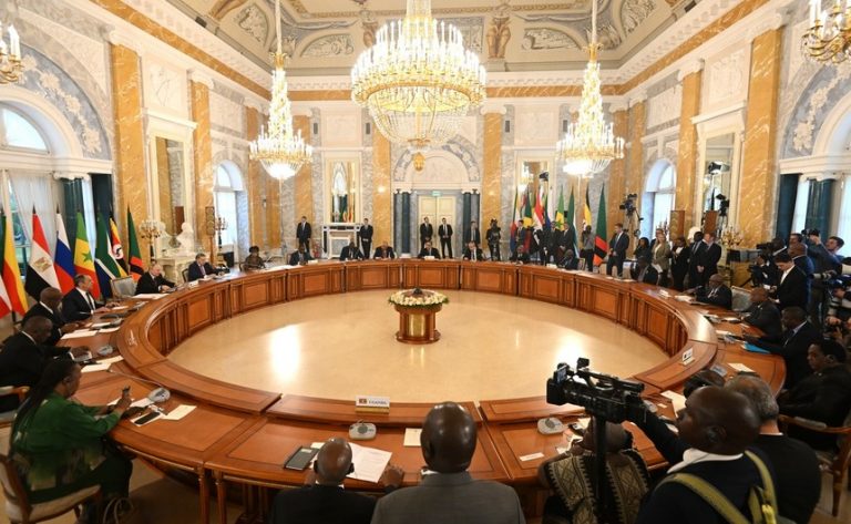Liderii africani ajunși la Kremlin s-au trezit cu o lecție ținută de Putin – Reuters