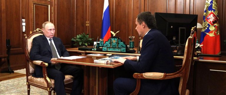 Tăcerea lui Putin vestește întoarcerea guvernatorilor ca forță politică