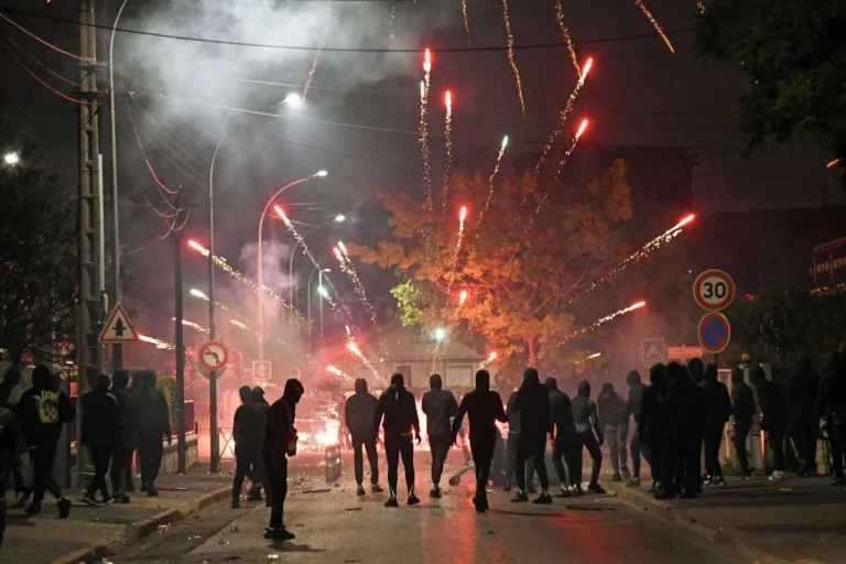 Franţa interzice artificiile pentru populaţie de Ziua Naţională
