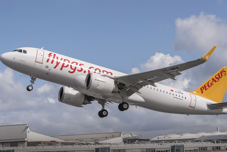 Ameninţare cu bombă la bordul unei aeronave cu 196 de persoane care a decolat de la Istanbul spre Dusseldorf. Avionul a aterizat pe Aeroportul Otopeni şi echipa pirotehnică a SRI face verificări