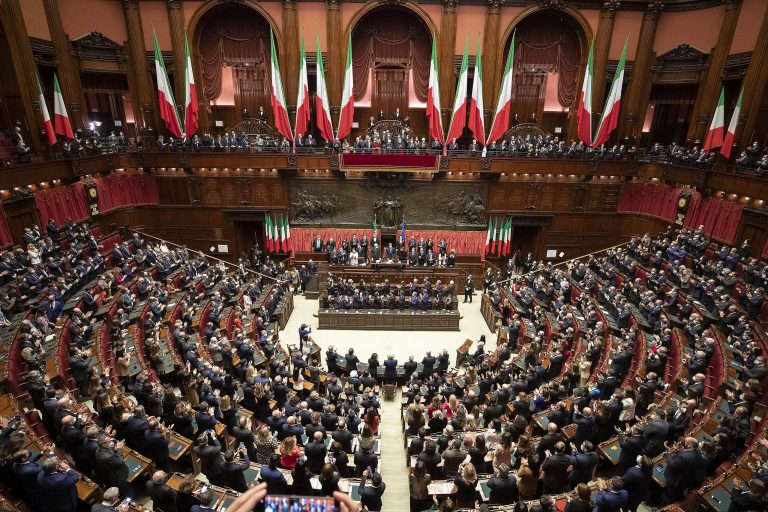 Deputaţii italieni aprobă o comisie de anchetă privind gestionarea pandemiei, opoziţia se teme de o vânătoare de vrăjitoare
