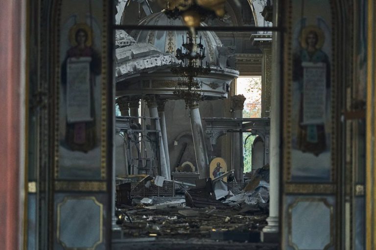 UNESCO: Siturile culturale sunt ţintite din ce în ce mai mult / 23 de situri au fost complet distruse, iar 625 au fost parţial deteriorate