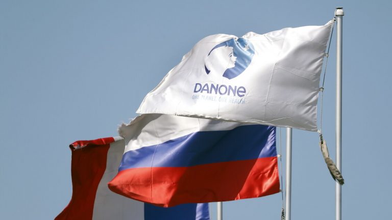 Danone analizează opţiunile juridice după ce Moscova i-a naţionalizat operaţiunile din Rusia