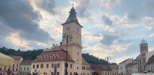 Brasov, Piata Sfatului: Universul.net