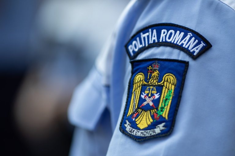 Șeful Arestului IPJ Argeș, reținut de DIICOT pentru luare de mită