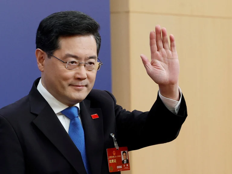 Ministrul de externe Qin Gang – destituit din funcţie