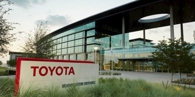 Toyota va produce primul său model complet electric din Europa la o uzină din Cehia