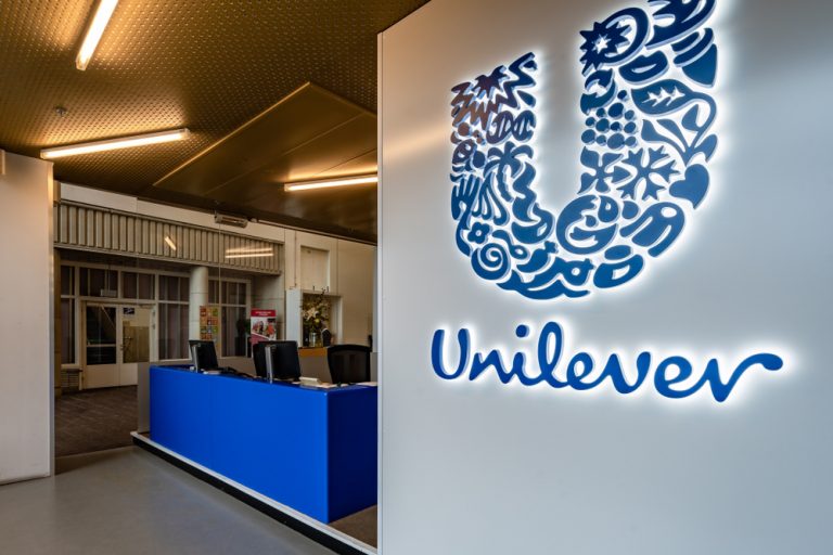 Unilever, proprietarul mărcii Dove, confirmă că va permite recrutarea angajaţilor săi din Rusia pentru războiul din Ucraina