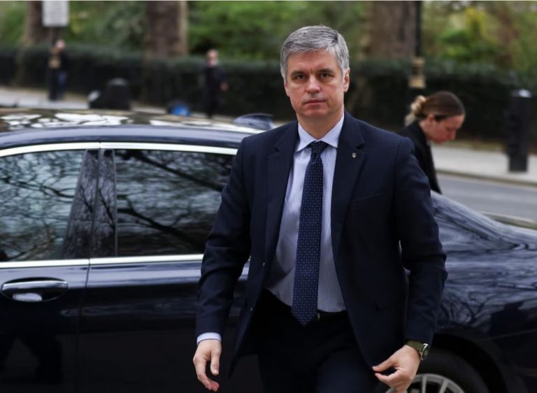 Zelenski l-a revocat din funcţie pe ambasadorul Ucrainei în Marea Britanie, după ce diplomatul l-a criticat