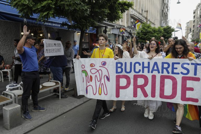 Mii de participanţi la Bucharest Pride 2023: “Fricile voastre = cenzură ca politică de stat”