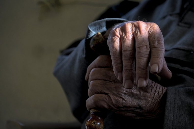 Dosarul „Azilele groazei” | Centrul de Investigaţii Media: Într-un an şi două luni, 21 de oameni au murit în unul dintre centrele investigate de DIICOT