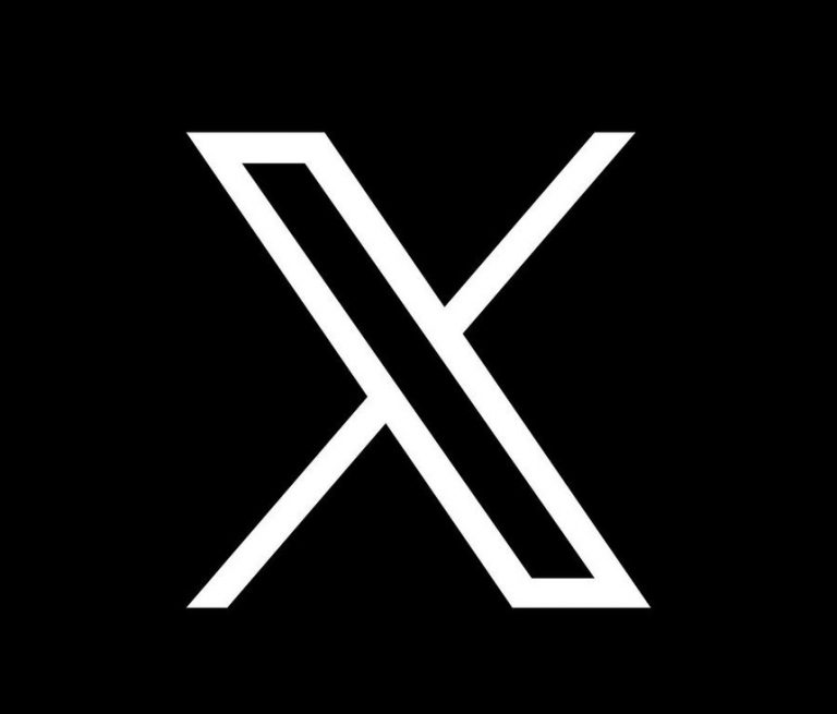 Noul logo pentru Twitter este un „X” / Elon Musk: Tweet-urile se vor numi de-acum „x”-uri