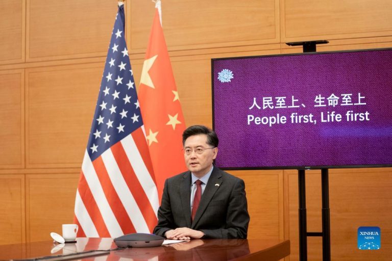 MADE IN CHINA | Ministrul de Externe dispare fără urmă, apoi e destituit, iar în final e „șters” de pe site-ul MAE chinez