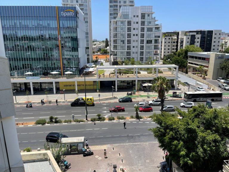 Atentat la Tel Aviv, soldat cu mai mulți răniţi. Suspectul a fost ucis