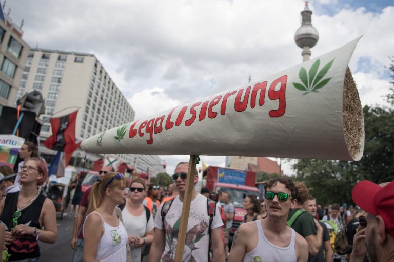 Germania dă undă verde legalizării canabisului în scop recreativ