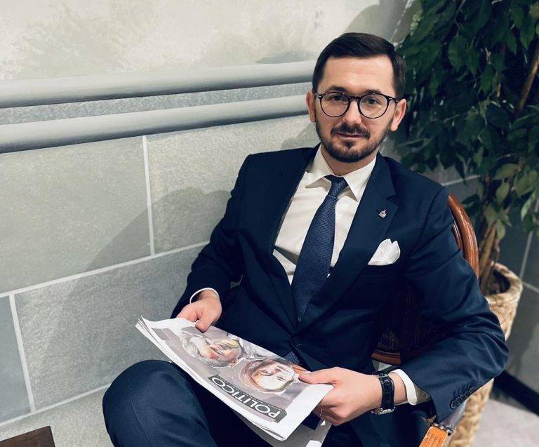 Lider PNL: Numirea lui Victor Ponta în poziţia de consilier onorific al premierului, un afront adus partenerului nostru strategic, SUA / Aliat al fasciştilor de la AUR, consiler asumat al lui George Simion, omul Partidului Comunist Chinez