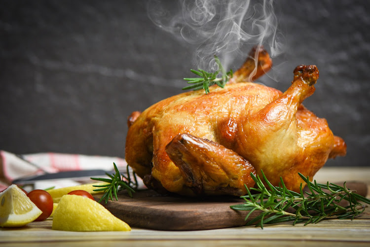 Autorităţile europene raportează 134 de cazuri de salmoneloză asociate cu carnea de pui