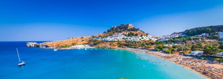 Grecia oferă o săptămână gratuită de vacanţă turiştilor care au fugit de incendii. Tur-operatori greci lansează campania ”Rhodes is safe”
