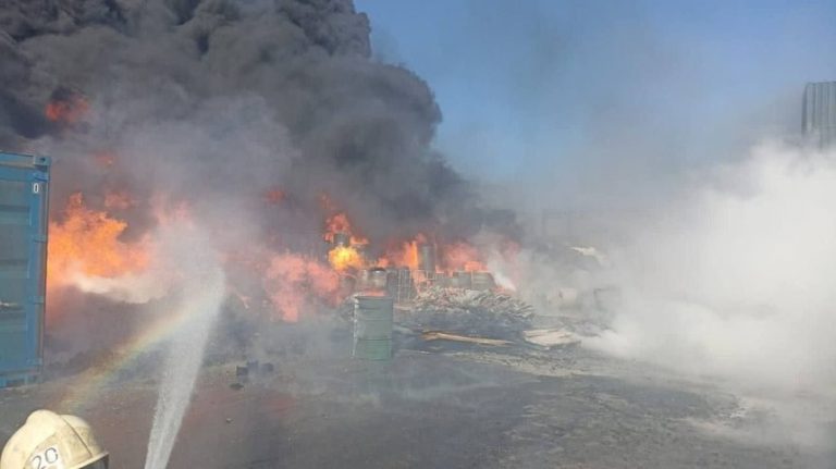 VIDEO | Presa rusă: Incendiu uriaş la un terminal petrolier din portul Novorossiisk de la Marea Neagră
