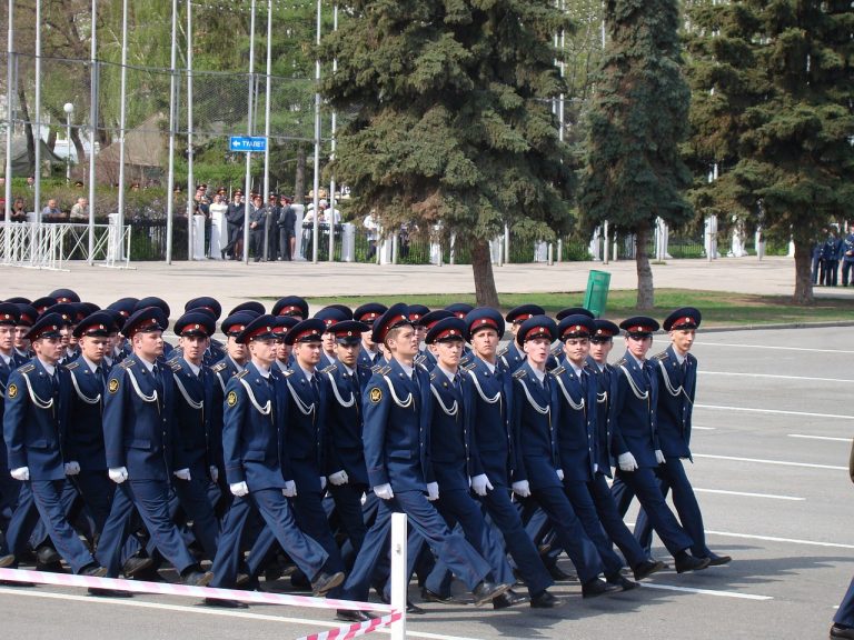Anchetatorii federali din Rusia recrutează copii din estul Ucrainei pentru școlile lor de cadeți