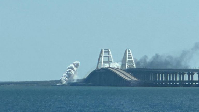 Ucraina cere în faţa Curţii Permanente de Arbitraj de la Haga “demolarea” podului Crimeei